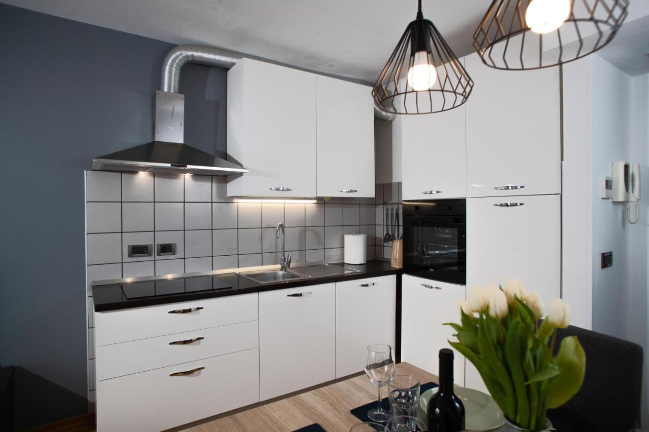 Moon Apartment *